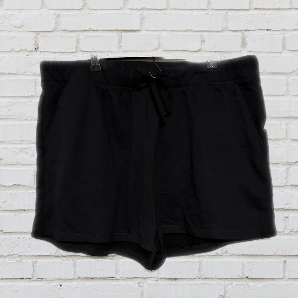 NWT Old Navy Black Cloth Shorts